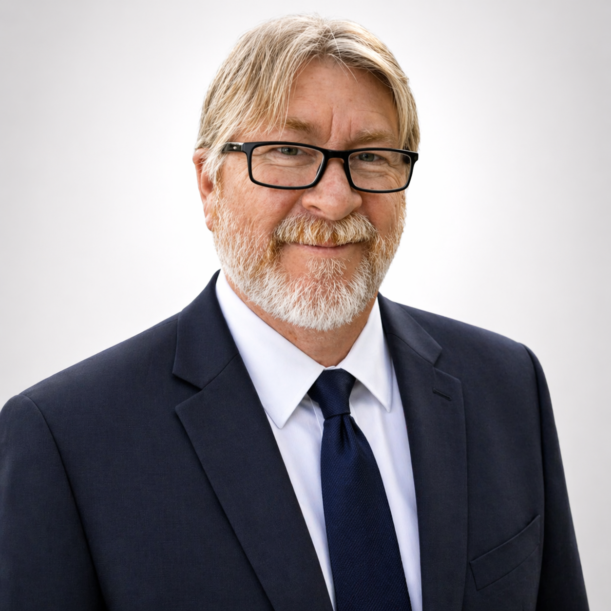 Sean Leonard's headshot