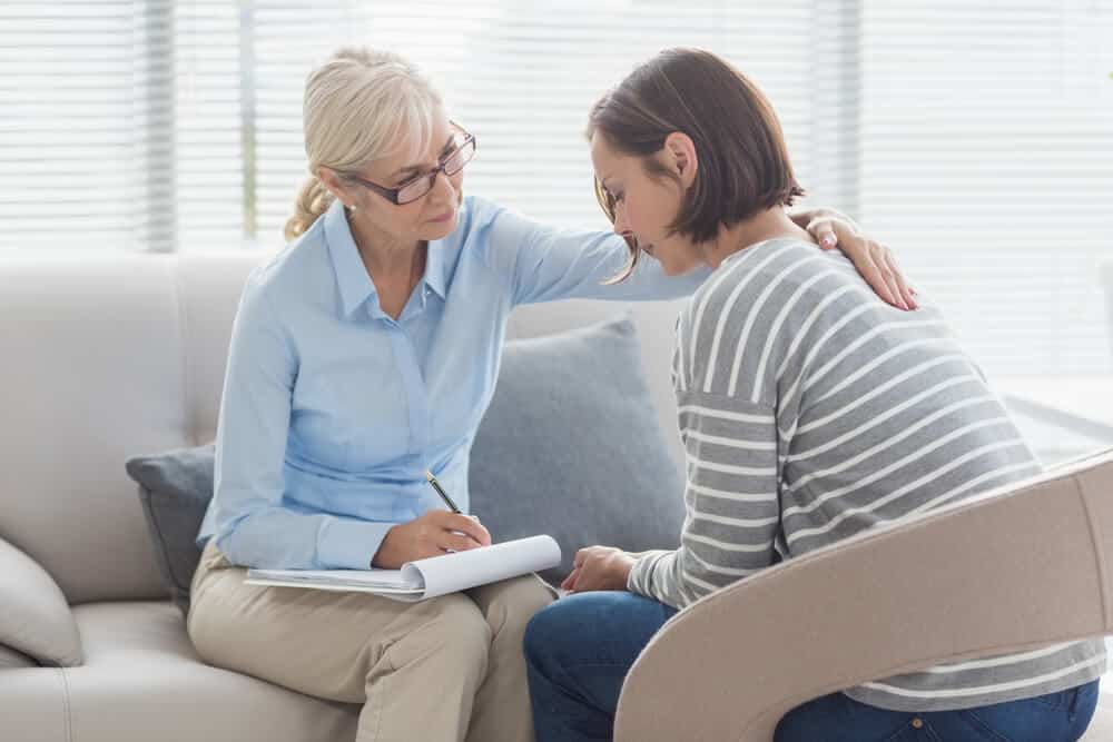 Favorite Person in BPD What It Is, How It Forms, and How Therapy Can Help
